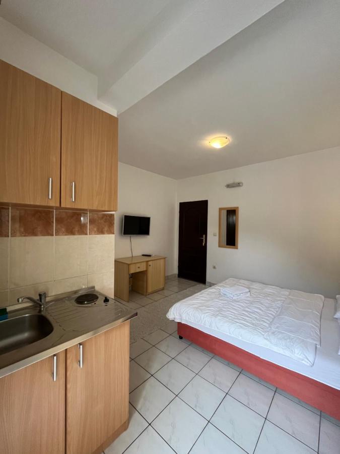 Studio Apartments Kul Budua Esterno foto